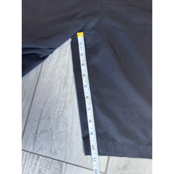 Quiksilver Mens Black Casual Chino Shorts Size 34 Flat Front - Picture 2 of 8